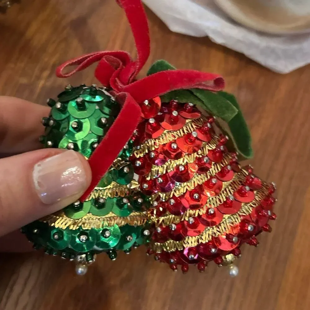 Lot of 7 vintage Christmas 1970s ornaments gold red green sequins